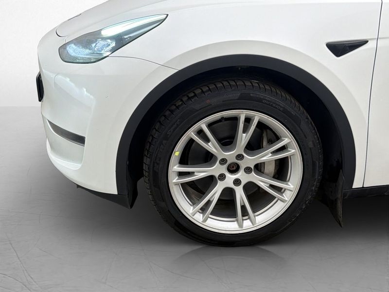Tesla Model Y bild 32