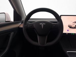 Tesla Model Y bild 18