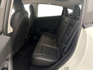 Tesla Model Y bild 31