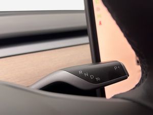 Tesla Model Y bild 20