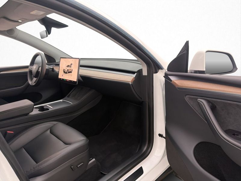 Tesla Model Y bild 30