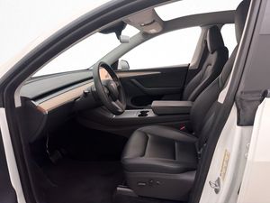 Tesla Model Y bild 14