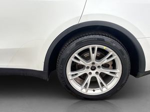 Tesla Model Y bild 33
