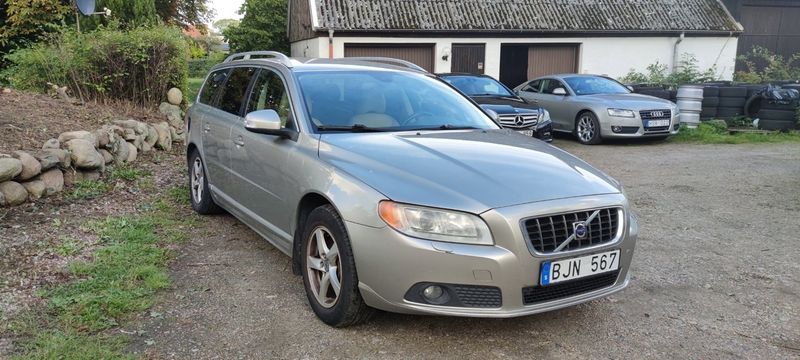Volvo V70 bild 2