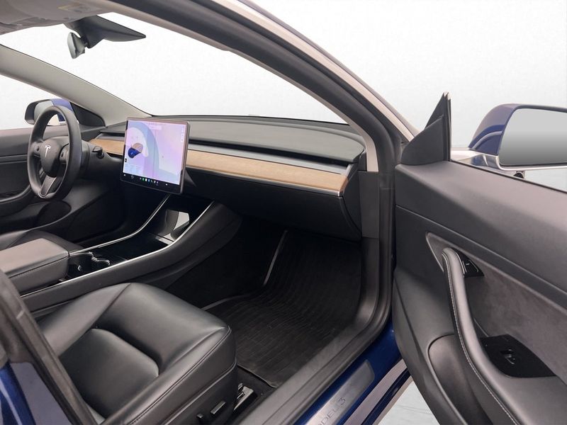 Tesla Model 3 bild 27