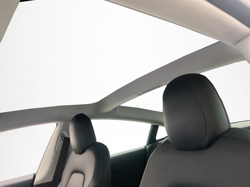 Tesla Model 3 bild 12