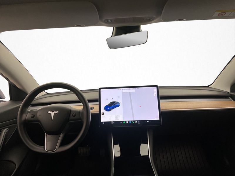 Tesla Model 3 bild 17