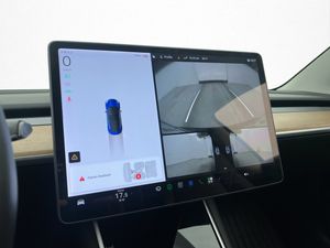 Tesla Model 3 bild 18