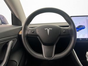 Tesla Model 3 bild 13
