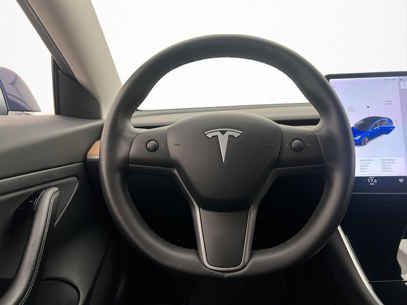 Tesla Model 3 bild 13