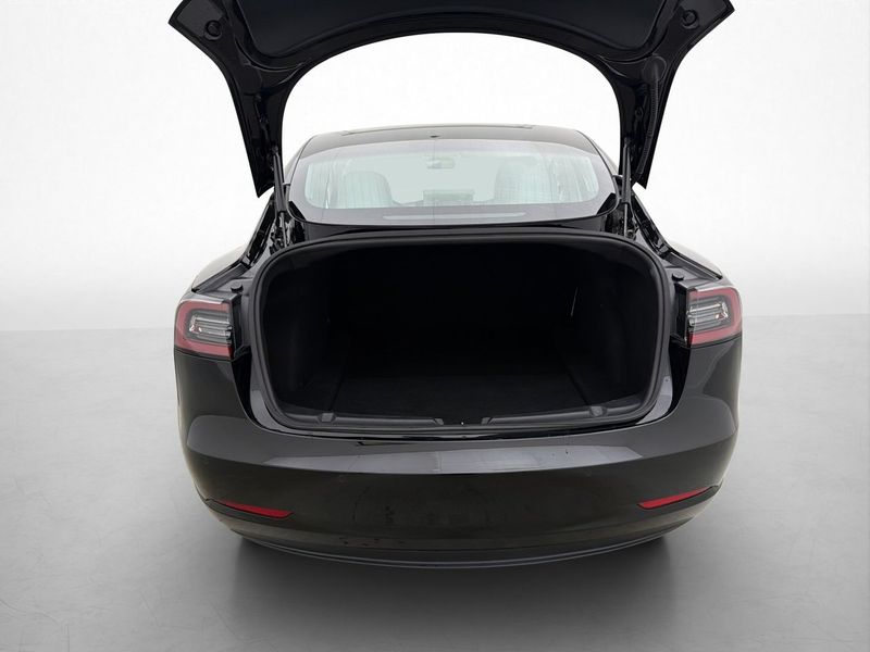 Tesla Model 3 bild 28