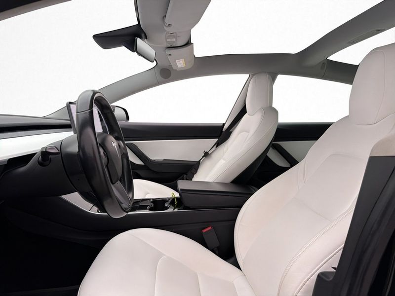 Tesla Model 3 bild 11
