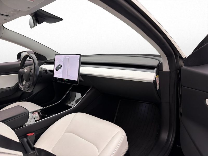 Tesla Model 3 bild 26