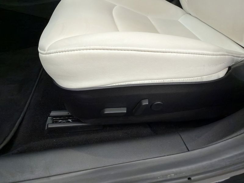 Tesla Model 3 bild 13