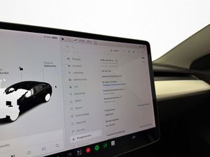 Tesla Model 3 bild 23