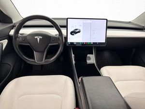 Tesla Model 3 bild 15