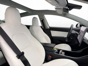 Tesla Model 3 bild 25