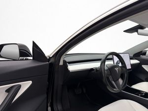 Tesla Model 3 bild 10