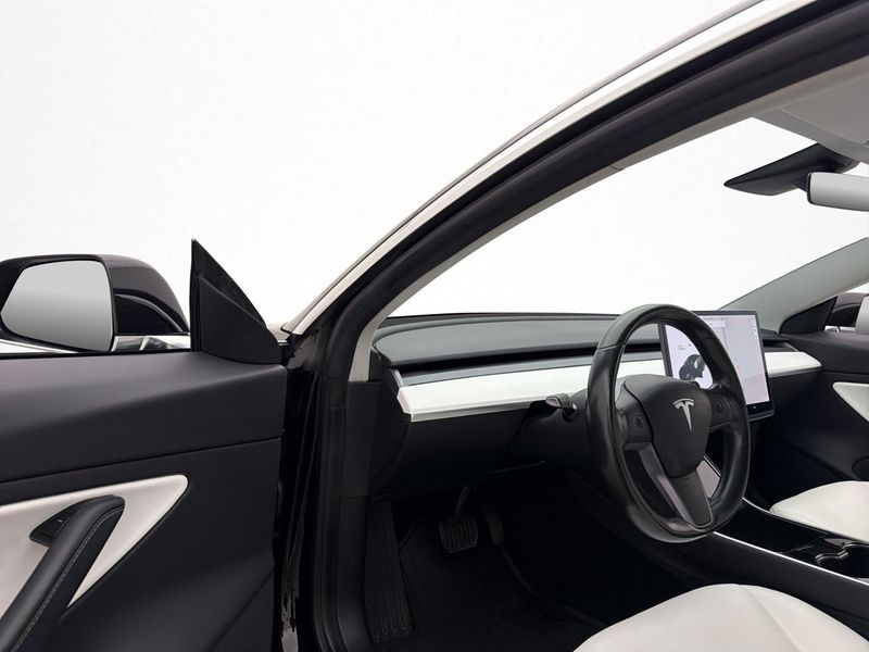 Tesla Model 3 bild 10