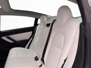 Tesla Model 3 bild 27
