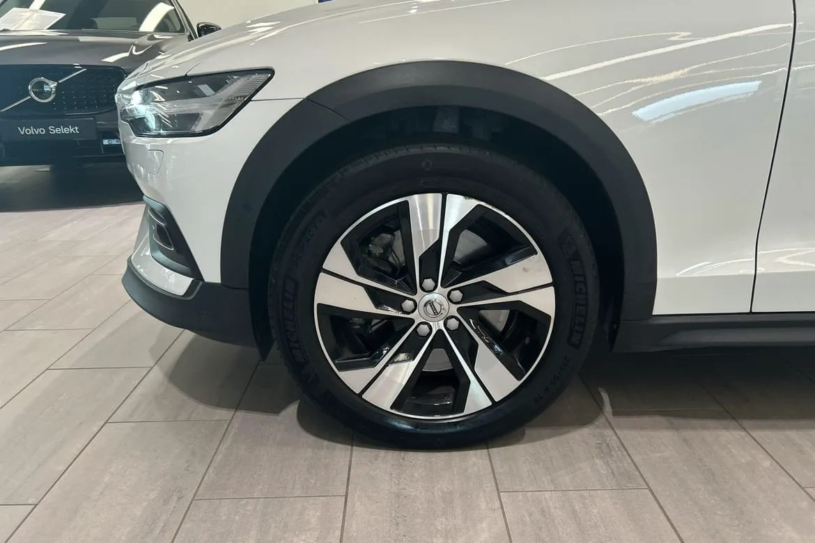 Volvo V60 Cross Country D4 AWD Geartronic, 190hp, 2020