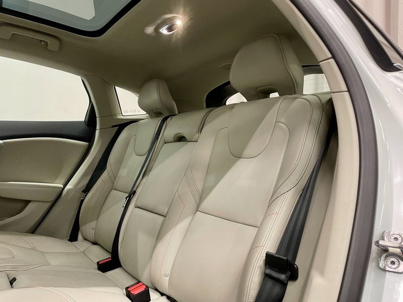 Volvo V40 bild 24