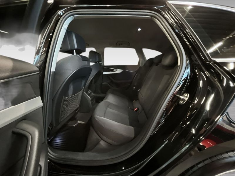 Audi A4 bild 10