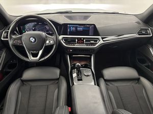 BMW 330 bild 17