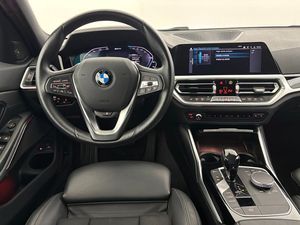 BMW 330 bild 18