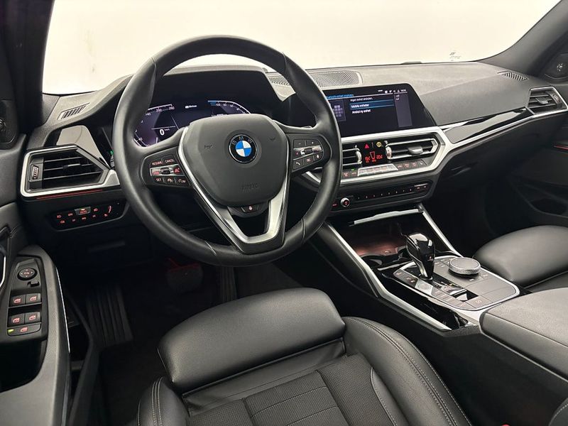BMW 330 bild 16