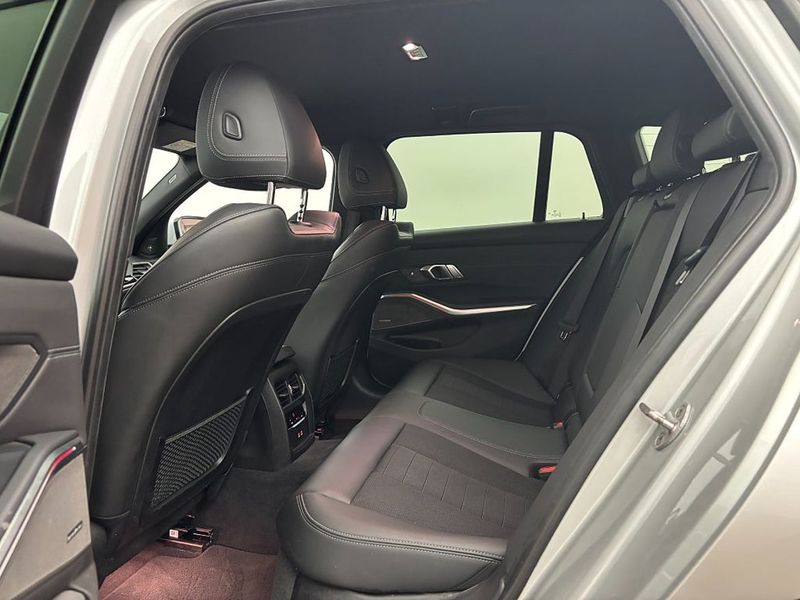 BMW 330 bild 15