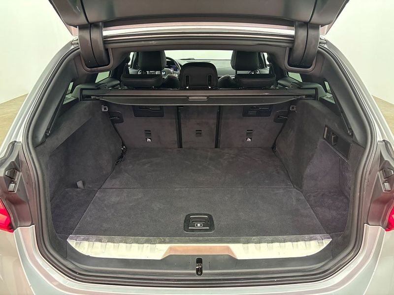 BMW 330 bild 11