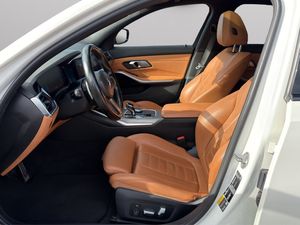 BMW 330 bild 9