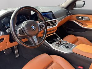 BMW 330 bild 10
