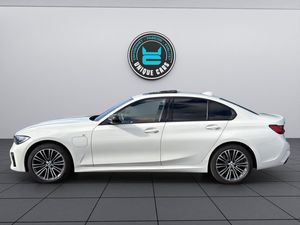 BMW 330 bild 6