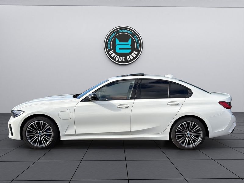 BMW 330 bild 6