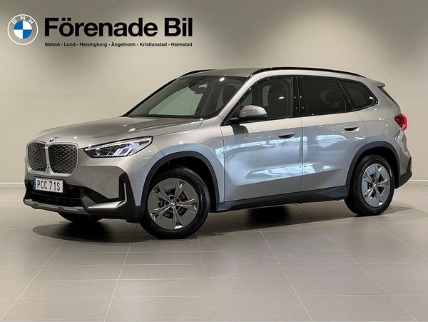 BMW X1 iX1 xDrive30 Active Edition Drag Backkamera 17" - 2026