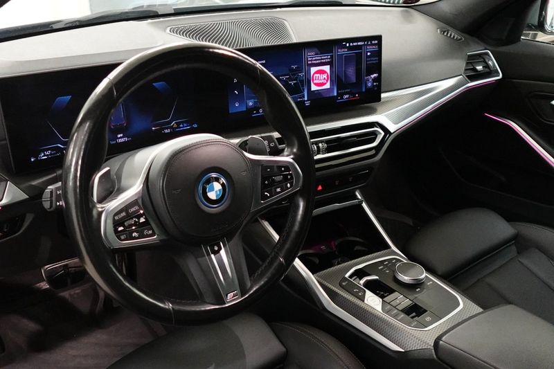 BMW 330 bild 7