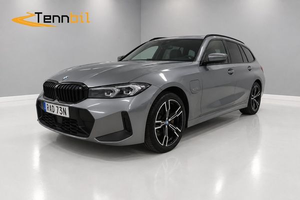 BMW 330 e xDrive Touring M Sport HiFi Drag Shadow P-värmare MOMS - 2023