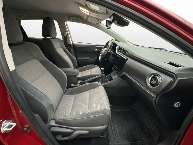 Toyota Auris bild 14