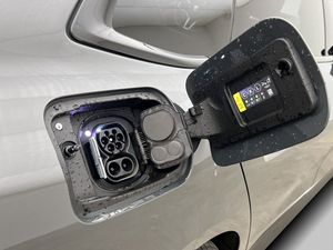 BMW i4 bild 13