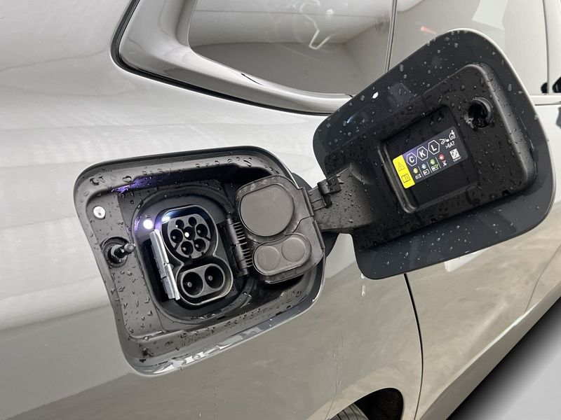 BMW i4 bild 13