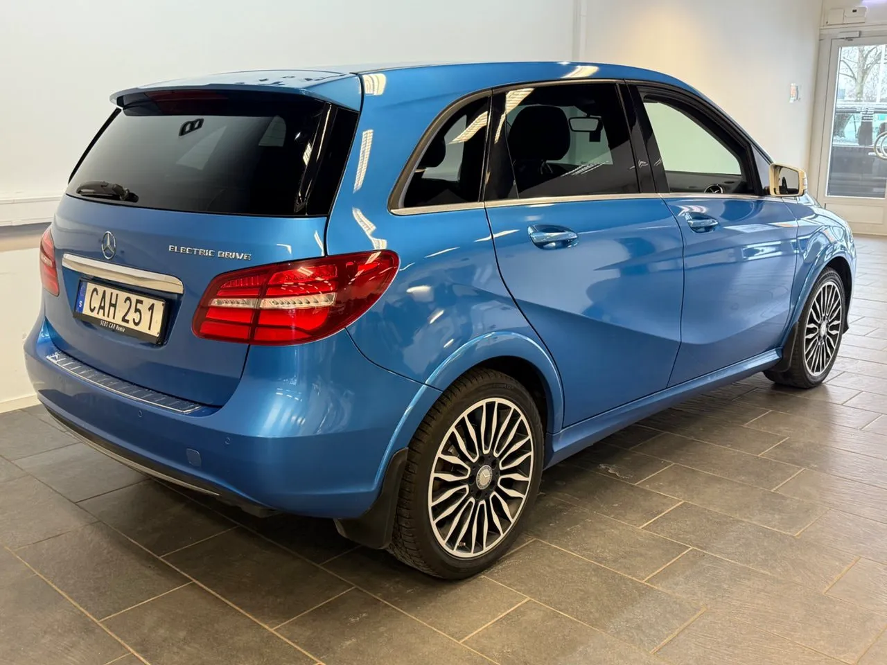 Vehicle image 8