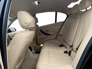 BMW 320 bild 14
