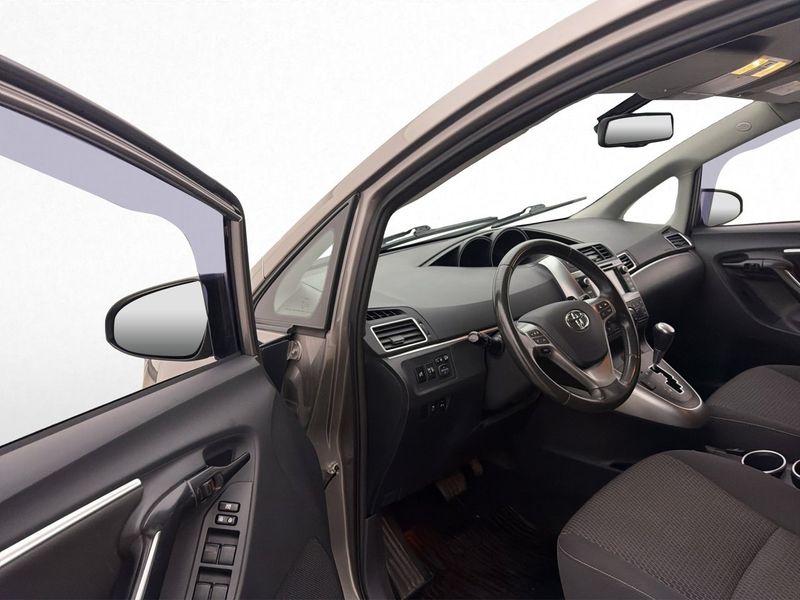 Toyota Verso bild 11