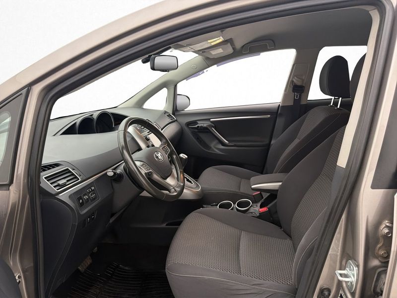 Toyota Verso bild 12