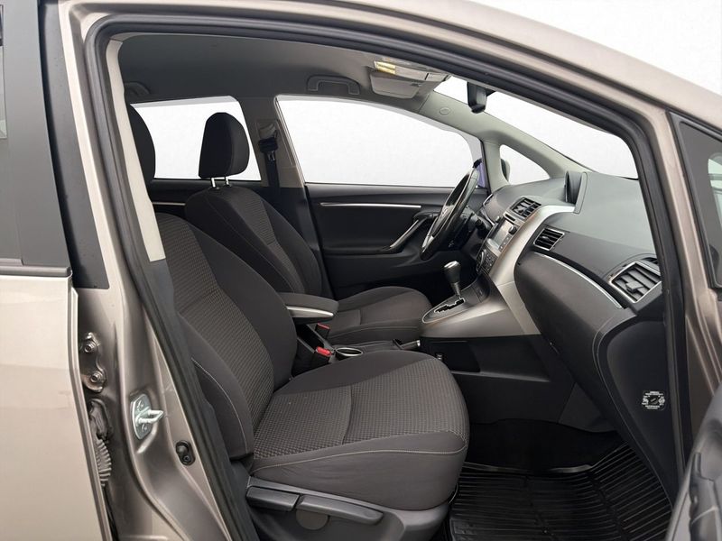 Toyota Verso bild 15