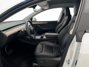 Tesla Model Y bild 16