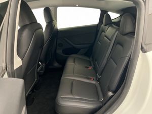 Tesla Model Y bild 17