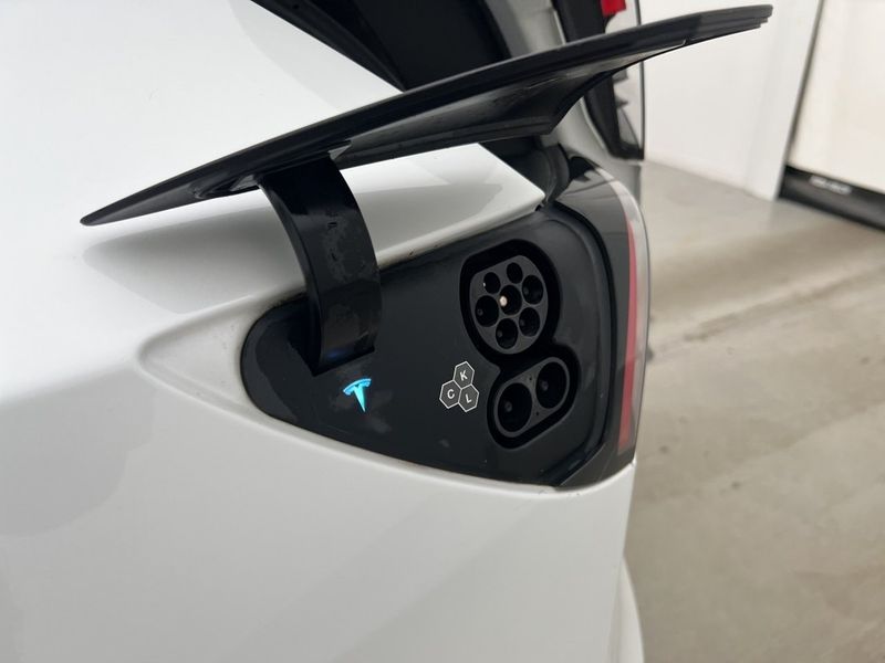 Tesla Model Y bild 13